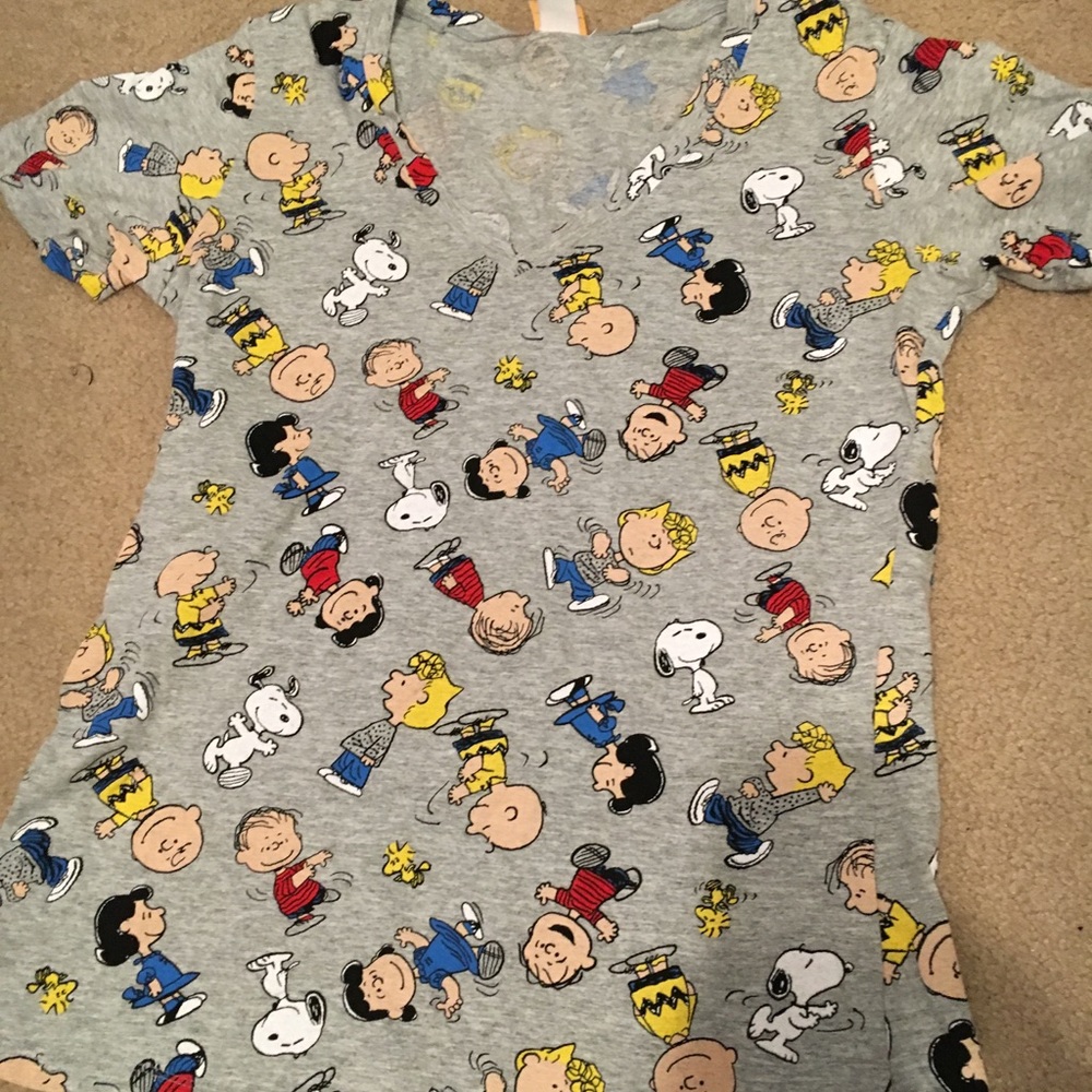 Snoopy V- neck shortsleeved shirt